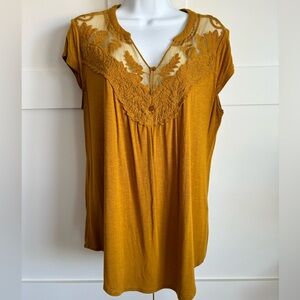 Adiva Lace-Detail Short-Sleeve Top